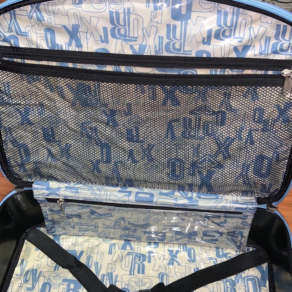 Vintage Roxy Suitcase - Picture 12 of 13